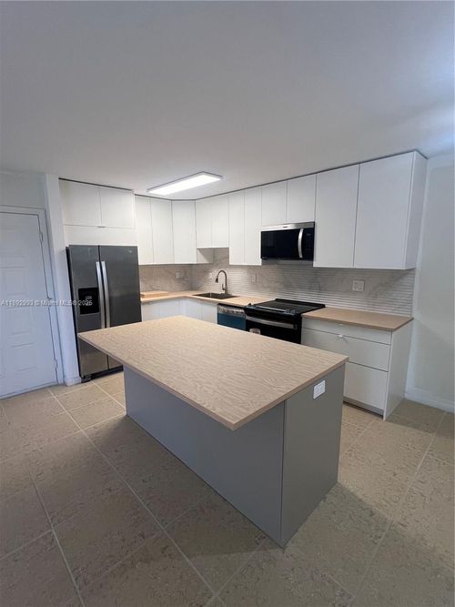 11-4780 Nw 102nd Ave, Doral, FL, 33178-2263 | Card Image