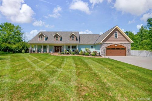 2168 Wiggins Rd, Fenton, MI, 48430-9791 | Card Image