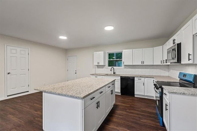 2091 Chestnut Log Dr, House other with 3 bedrooms, 2 bathrooms and null parking in Lithia Springs GA | Image 8