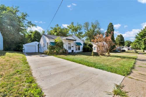 1368 Winton Ave, Akron, OH, 44320-4051 | Card Image