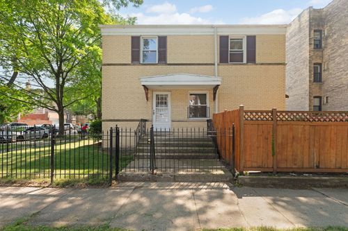 2201 W Arthur Ave, Chicago, IL, 60645-5401 | Card Image