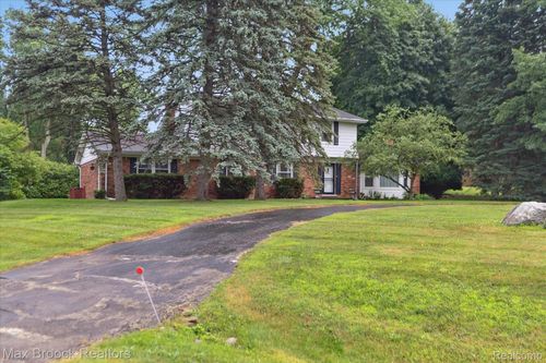 6810 Killarney Dr, Troy, MI, 48098-2122 | Card Image