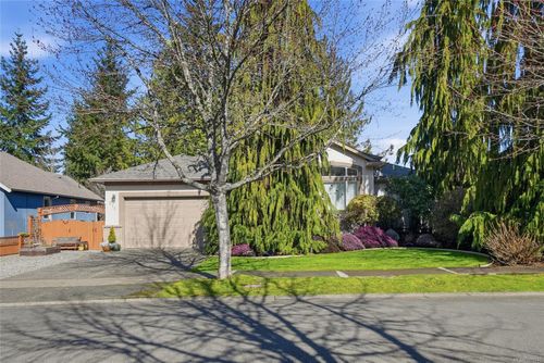 211 Saturna Dr, Qualicum Beach, BC, V9K2P5 | Card Image
