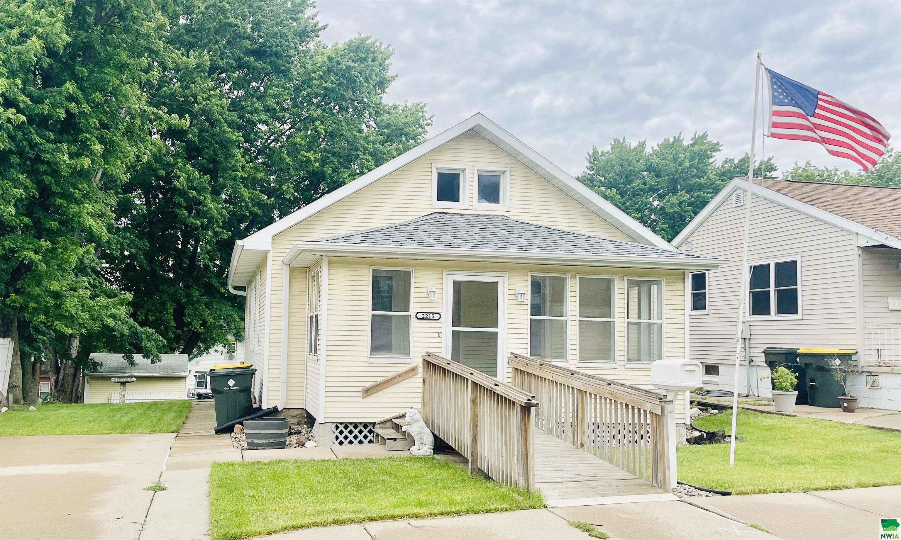 Lakeport St, Sioux City, IA 51106
