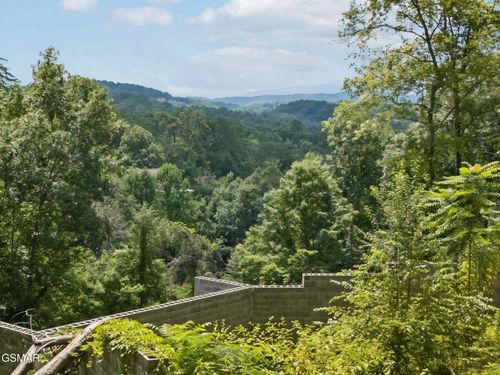 1738 Bassett Way, Sevierville, TN, 37876-8783 | Card Image