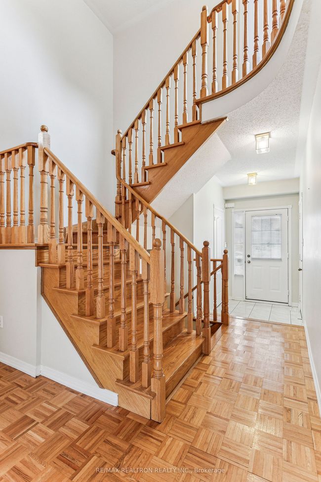 42 Queen Mary Dr, House other with 3 bedrooms, 3 bathrooms and 2 parking in Brampton ON | Image 14