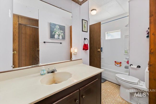 428 N 1 St St E, House other with 3 bedrooms, 2 bathrooms and null parking in Paul ID | Image 22