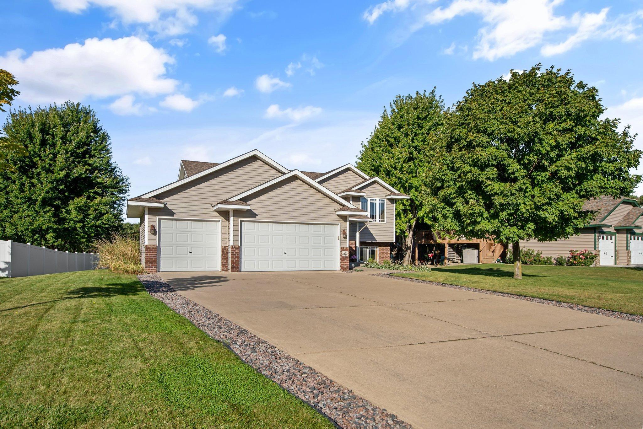 Kahler Dr, Albertville, MN 55301