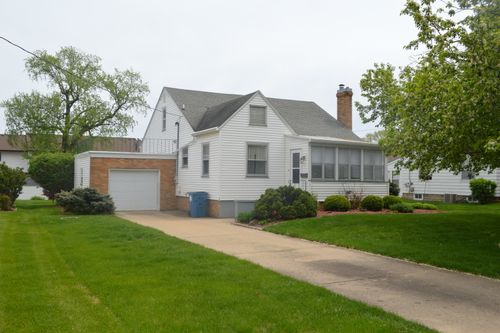 933 S 5th St, Princeton, IL, 61356-2511 | Card Image