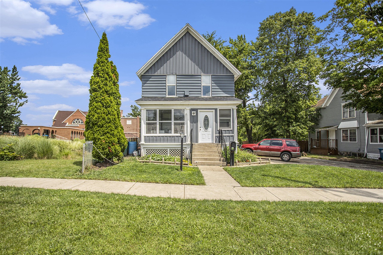 Poplar St, Battle Creek, MI 49017