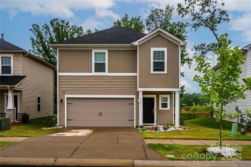 2131 Belterra Dr, Charlotte, NC, 28216-1394 | Card Image