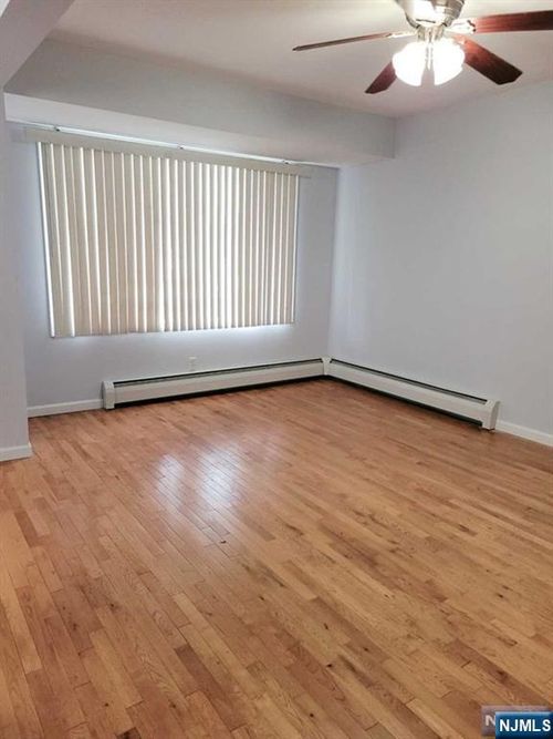 71 Teaneck Rd, Ridgefield Park, NJ, 07660-2304 | Card Image