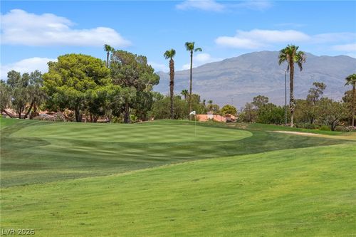 2641 Legend Dr, Las Vegas, NV, 89134-8810 | Card Image