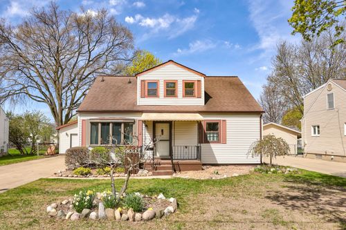 2002 S Lincoln St, Bay City, MI, 48708-8171 | Card Image