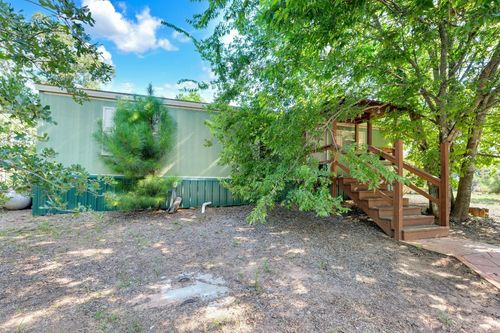 142 Forest Ln, Bastrop, TX, 78602-5635 | Card Image