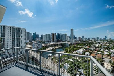 PHII04 - 10 Sw South River Dr, Condo with 3 bedrooms, 2 bathrooms and null parking in Miami FL | Image 3