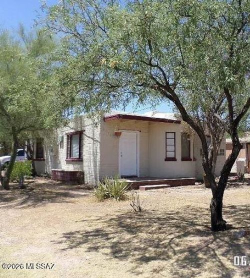 3574 E Bellevue St, Tucson, AZ, 85716-3912 | Card Image