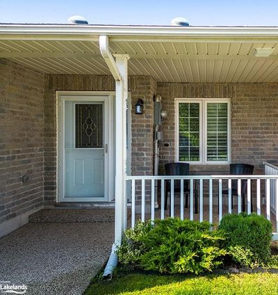 20 Chestnut Lane, Townhouse with 2 bedrooms, 2 bathrooms and 3 parking in Wasaga Beach ON | Image 2