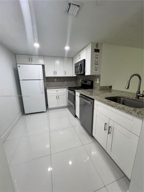 e201-14155 Sw 87th St, Miami, FL, 33183-4091 | Card Image