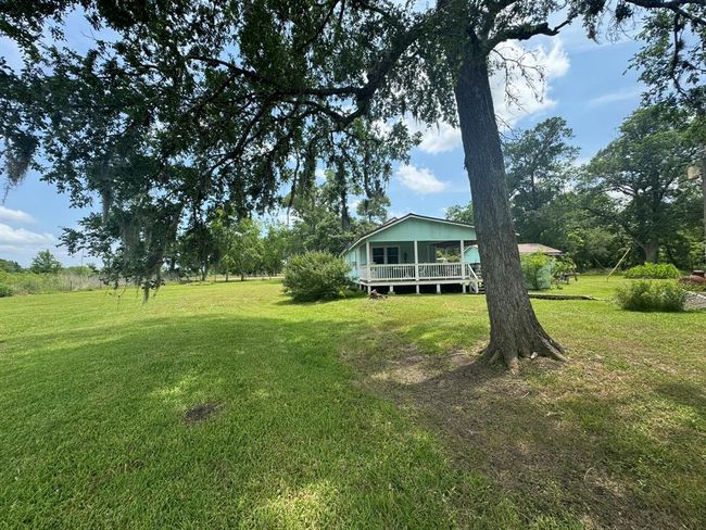 12215 Fm 442 Rd, House other with 2 bedrooms, 1 bathrooms and 1 parking in Boling TX | Image 10