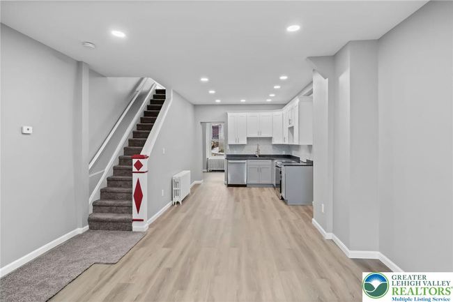 1478 E 5 Th St, Townhouse with 3 bedrooms, 2 bathrooms and null parking in BETHLEHEM PA | Image 4