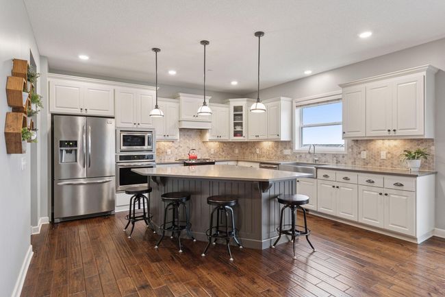The stylish gourmet kitchen you've been looking for! | Image 12