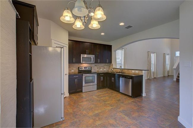 APT-11 - 2001 Faro Dr, Condo with 3 bedrooms, 3 bathrooms and null parking in Austin TX | Image 9