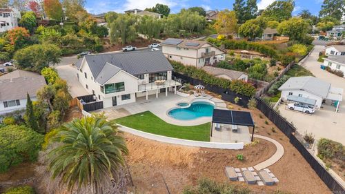 3920 Holly Brae Ln, Carlsbad, CA, 92008-2725 | Card Image