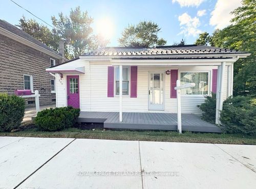 209 Water St, Lucan Biddulph, ON, N0M2J0 | Card Image