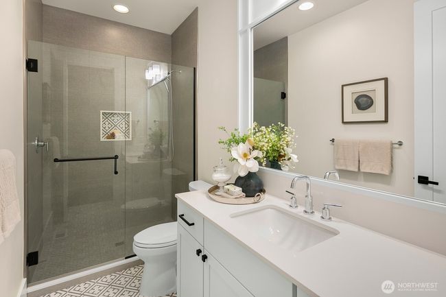 10906 Se 28 Th St, House other with 5 bedrooms, 5 bathrooms and 3 parking in Bellevue WA | Image 36