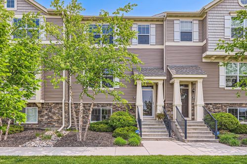 8973 Sw Village Loop, Chanhassen, MN, 55317-8589 | Card Image