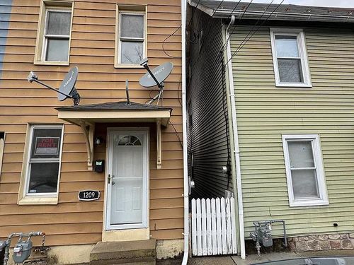 1209 Mechanic St, BETHLEHEM, PA, 18015-2027 | Card Image