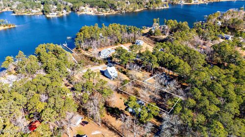 4002 Schooner Cir, Oriental, NC, 28571-9739 | Card Image