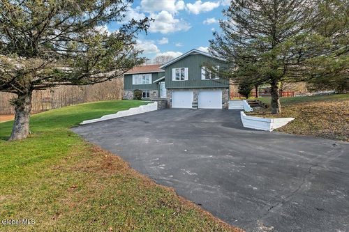 28 Hennett Rd, Valatie, NY, 12184-6101 | Card Image