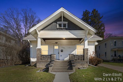 720 W Lincoln Ave, Ionia, MI, 48846-1039 | Card Image