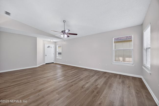 1359 Cove Landing Dr, House other with 3 bedrooms, 2 bathrooms and null parking in Jacksonville FL | Image 6