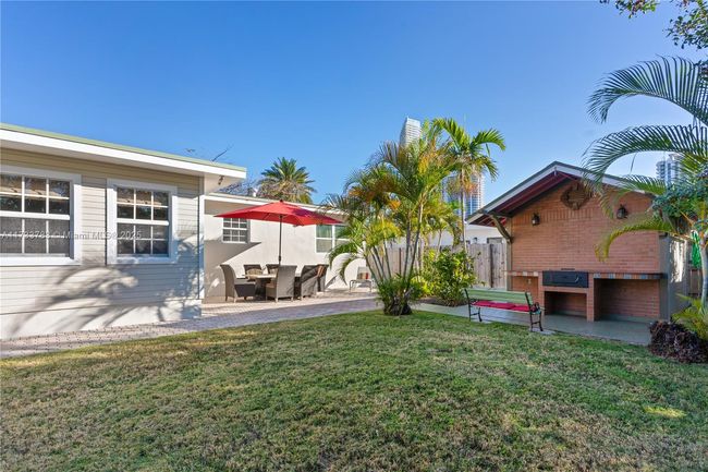 300 187 Th St, House other with 3 bedrooms, 2 bathrooms and null parking in Sunny Isles Beach FL | Image 30