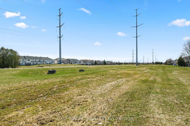 1509 Demeter St, House attached with 3 bedrooms, 2 bathrooms and 2 parking in Orleans ON | Image 30