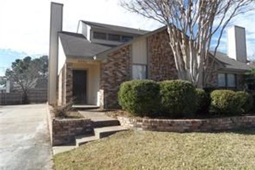 5204 Yucca Dr, Arlington, TX, 76017-2024 | Card Image