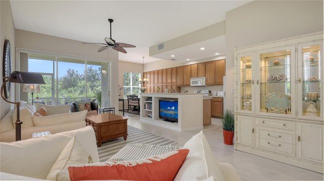301B2 - 301 Ravinia Cir, Condo with 3 bedrooms, 2 bathrooms and null parking in VENICE FL | Image 9
