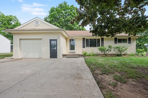 360 Clark St, Grass Lake, MI, 49240-9312 | Card Image