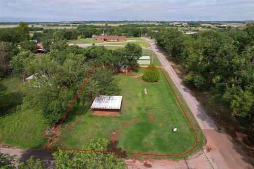 1113 N 7th St, Sayre, OK, 73662-1725 | Card Image
