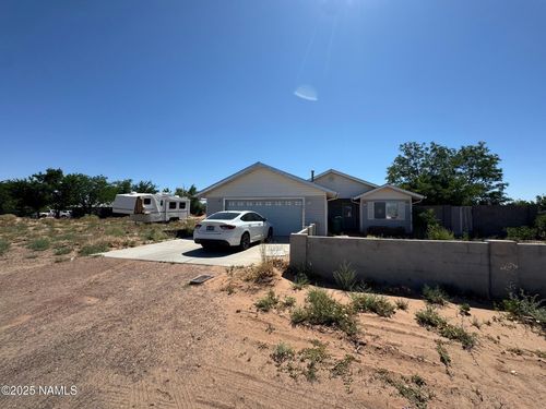 201 Blue Sage St, Holbrook, AZ, 86025-1842 | Card Image