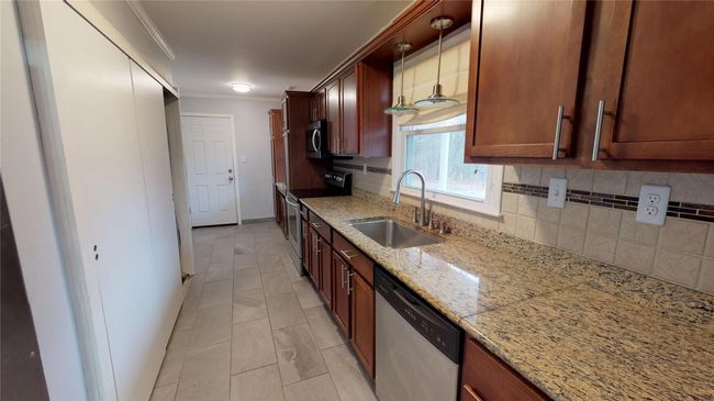 2415 E Hammond Lake Dr, House other with 5 bedrooms, 2 bathrooms and null parking in Bloomfield Hills MI | Image 24