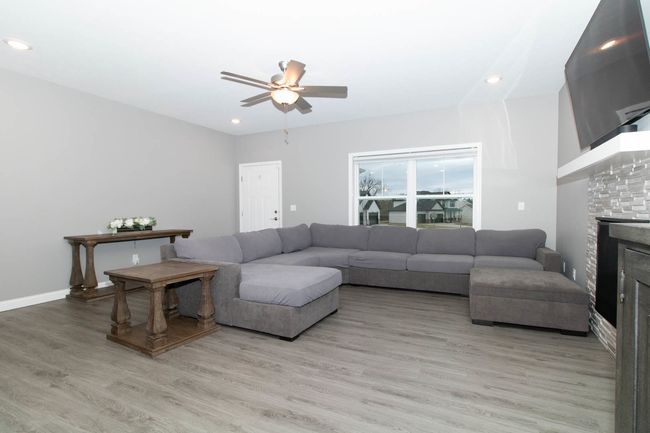 300 Raef Rd, House other with 3 bedrooms, 3 bathrooms and 3 parking in Downs IL | Image 16