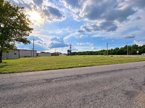 3140 Texas Ave, Bridge City, TX, 77611-4923 | Card Image