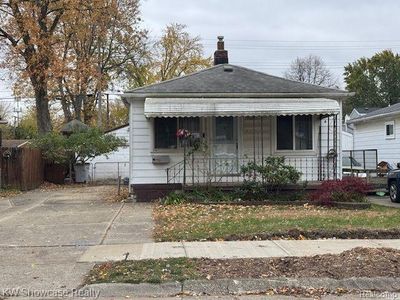 1802 E Harry Avenue, Home with 2 bedrooms, 1 bathrooms and null parking in Hazel Park MI | Image 1