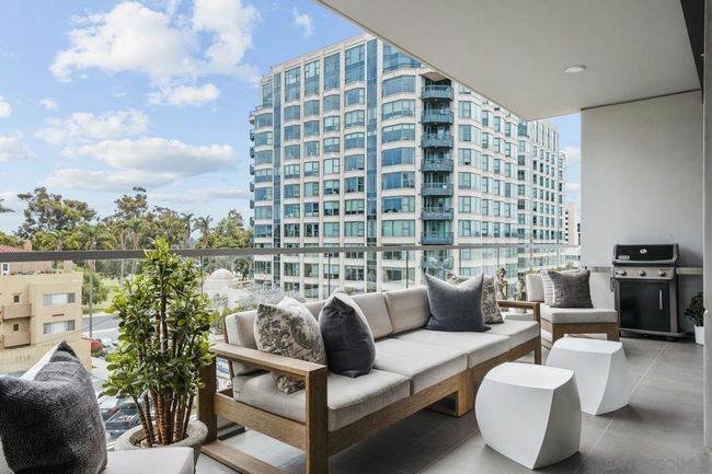 UNIT-502 - 2604 5 Th Ave, Condo with 2 bedrooms, 2 bathrooms and 2 parking in San Diego CA | Image 25