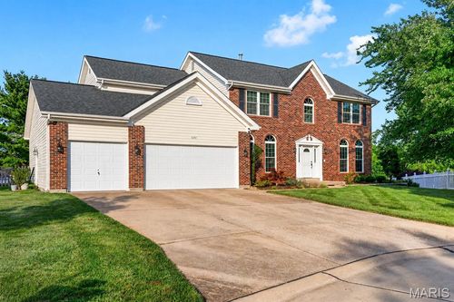 16301 Autumn Crest Ct, Ellisville, MO, 63011-1997 | Card Image