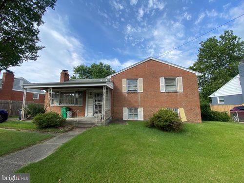 3909 24th Ave, TEMPLE HILLS, MD, 20748-3005 | Card Image